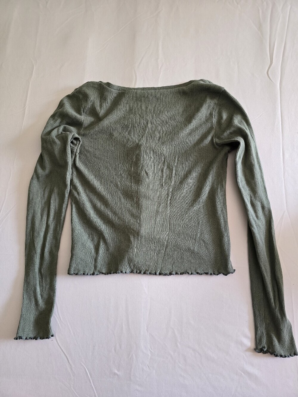 American Eagle Ribbed Button Front Ruffle Hem Long Sleeve Size Small - Picture 3 of 9